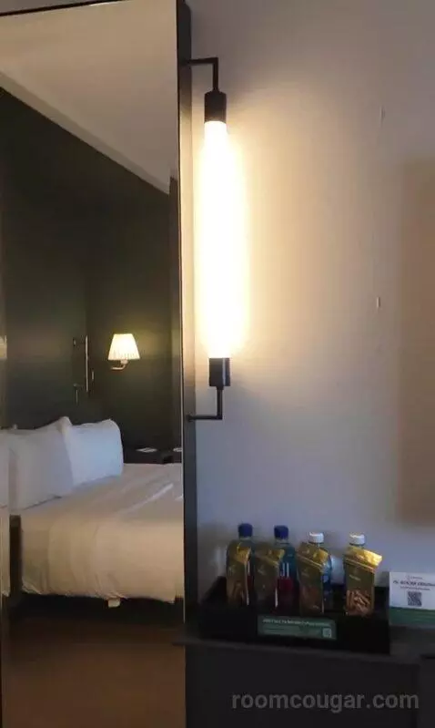 Park Mgm King (#306) bed picture #8