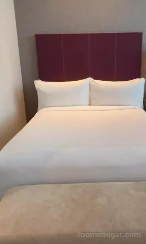 Superior King Room with City View (#64111) bed picture #7