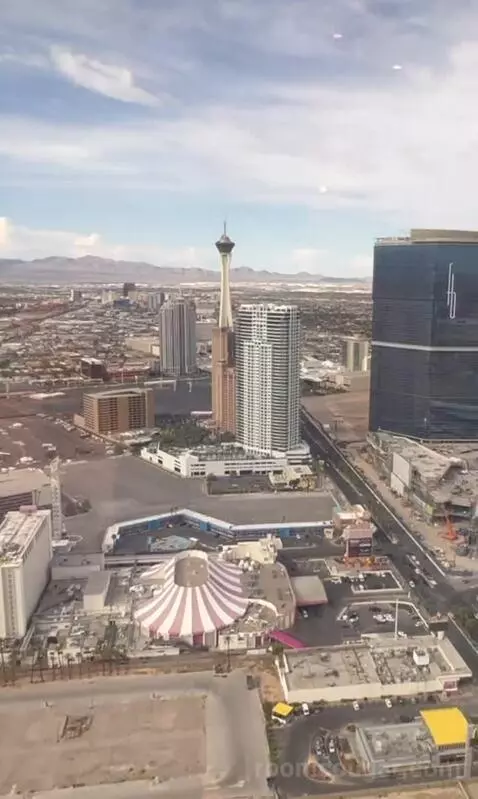 Superior King Room with City View (#64111) view picture #5