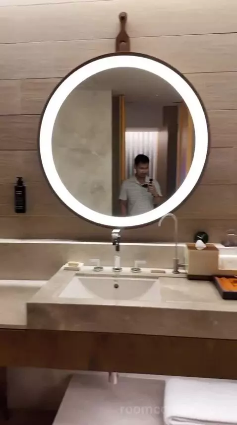Andaz Suite bathroom picture #4