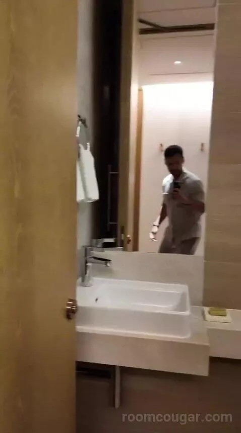 Andaz Suite bathroom picture #1