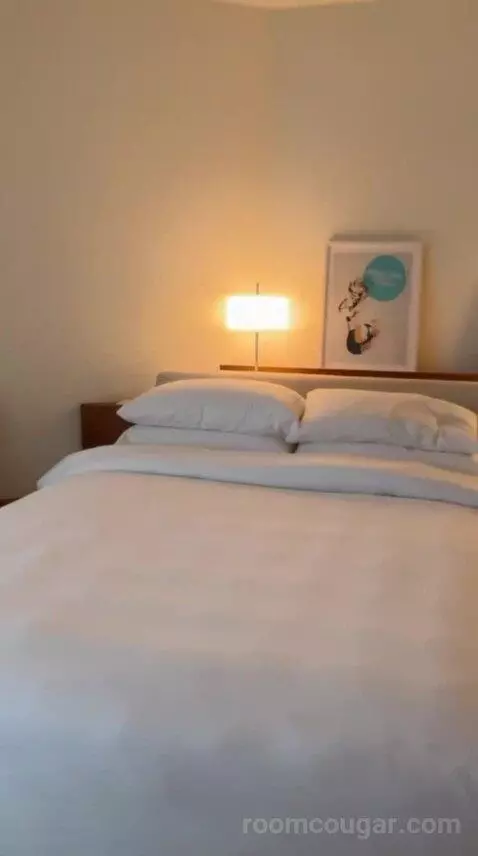 Queen Room with Two Queen Beds and Partial Ocean View (#532) bed picture #1