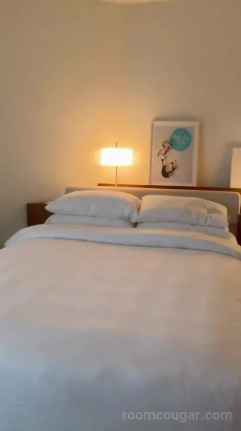 Queen Room with Two Queen Beds and Partial Ocean View (#532) bed picture #2