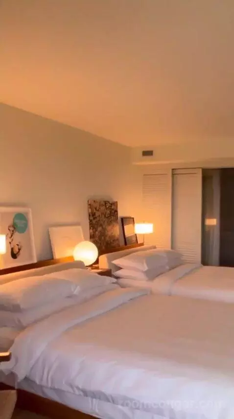 Queen Room with Two Queen Beds and Partial Ocean View (#532) bed picture #10