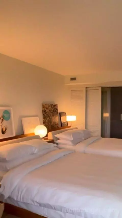 Queen Room with Two Queen Beds and Partial Ocean View (#532) picture #24