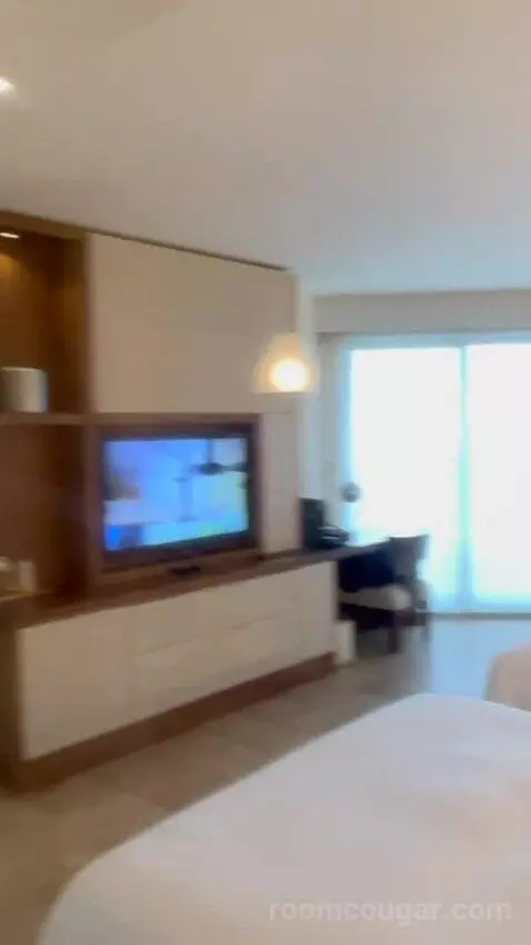 Queen Room with Two Queen Beds and Partial Ocean View (#532) picture #8
