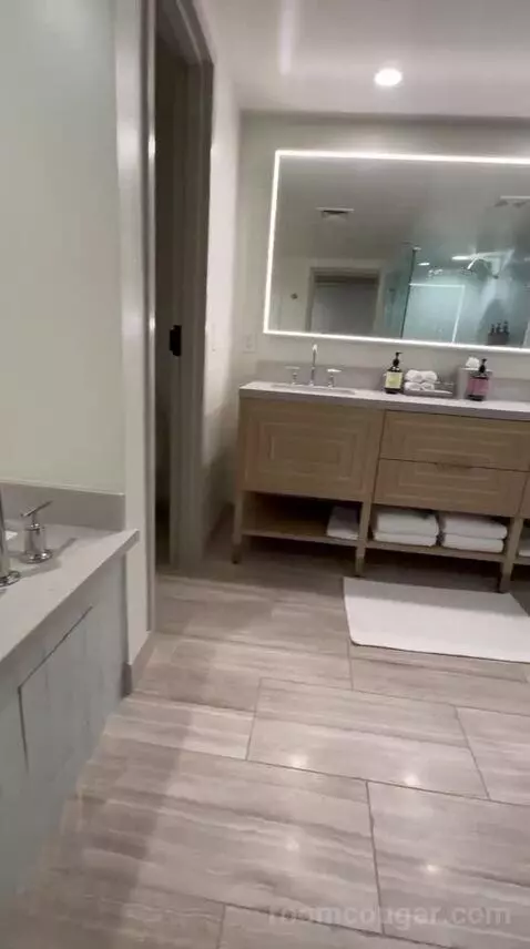 Ocatilla King Room (#6234) bathroom picture #7