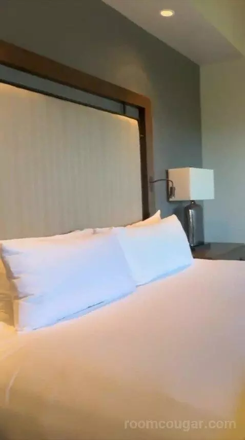 Suite (#355) bed picture #4
