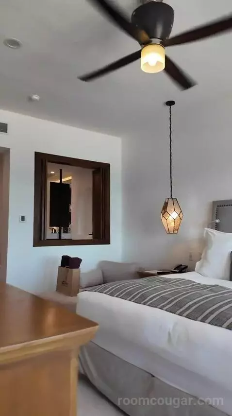 One Bedroom Suite - Ocean Front (#1401) bed picture #1