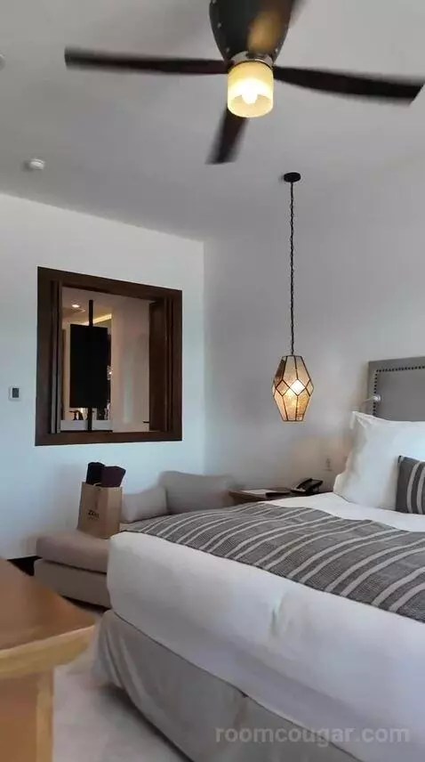 One Bedroom Suite - Ocean Front (#1401) bed picture #3