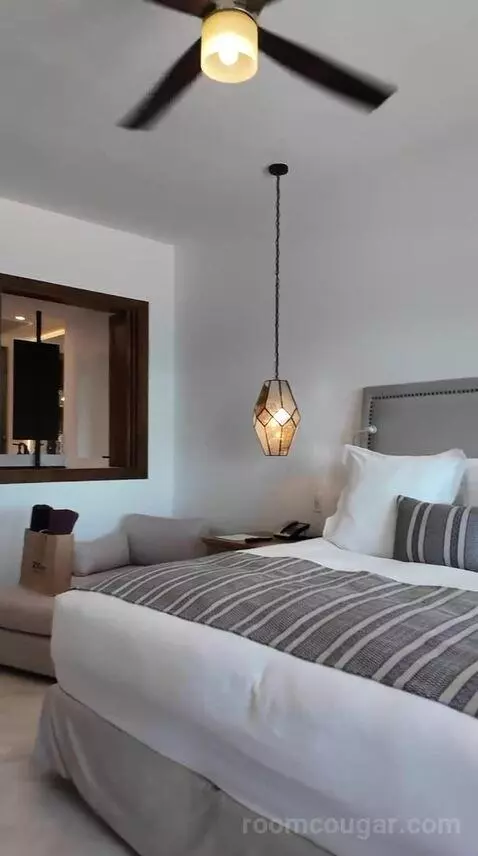 One Bedroom Suite - Ocean Front (#1401) bed picture #6
