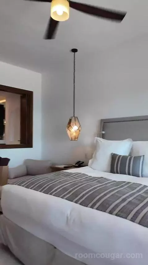 One Bedroom Suite - Ocean Front (#1401) bed picture #7