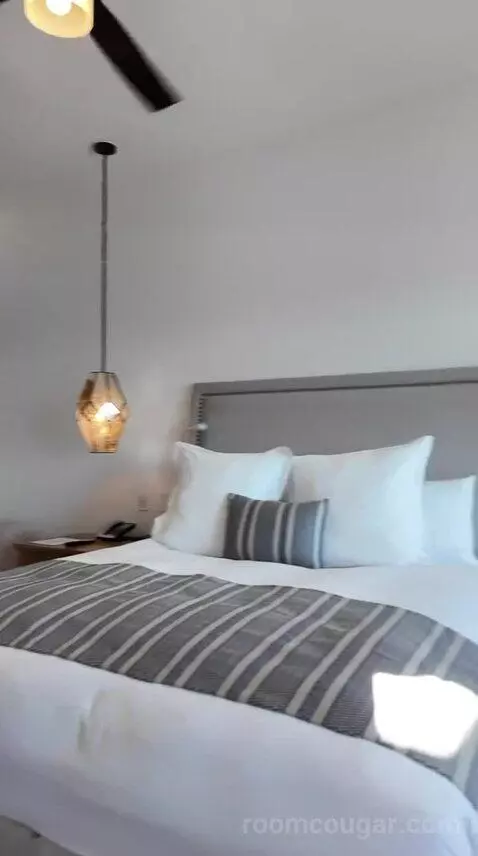 One Bedroom Suite - Ocean Front (#1401) bed picture #9