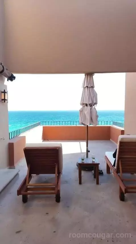 One Bedroom Suite - Ocean Front (#1401) view picture #3