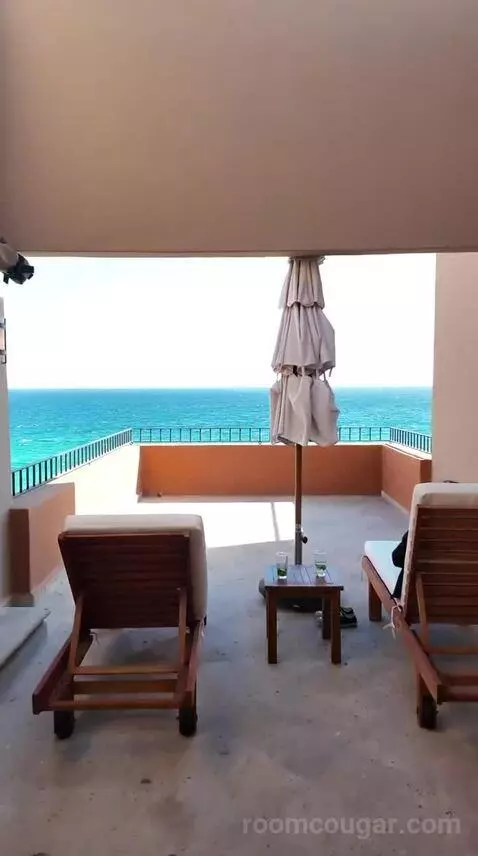 One Bedroom Suite - Ocean Front (#1401) view picture #4