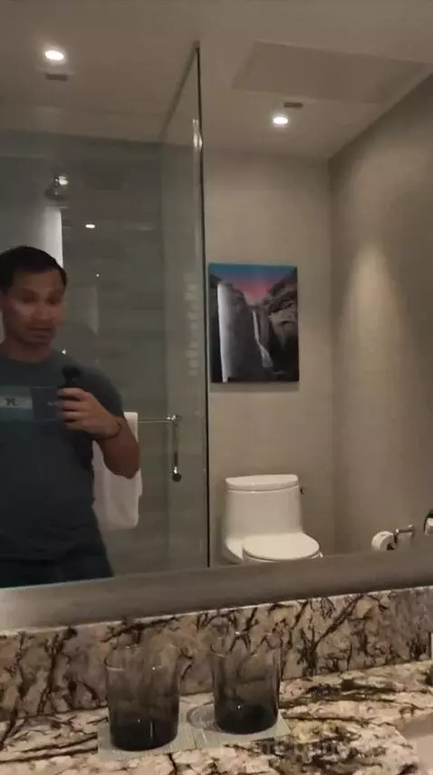 Runway View King Room (#1032) bathroom picture #4