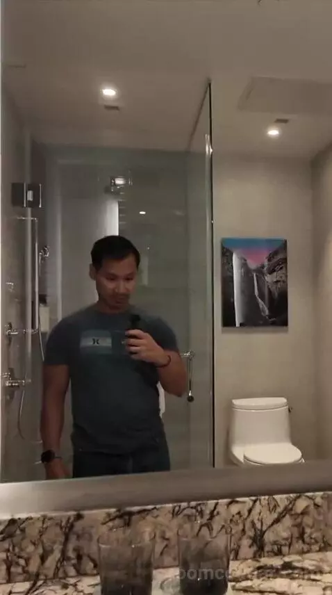 Runway View King Room (#1032) bathroom picture #9