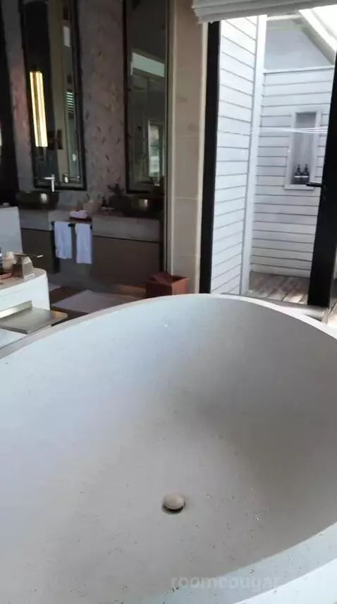 King Overwater Villa (#107) bathroom picture #3