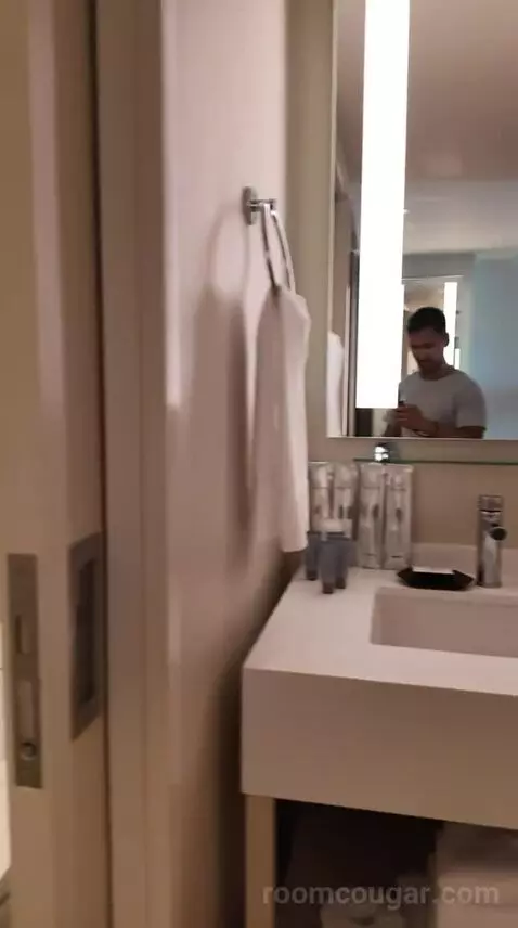 Oceanfront King, Guest Room, 1 King, Oceanfront (#2332) bathroom picture #1