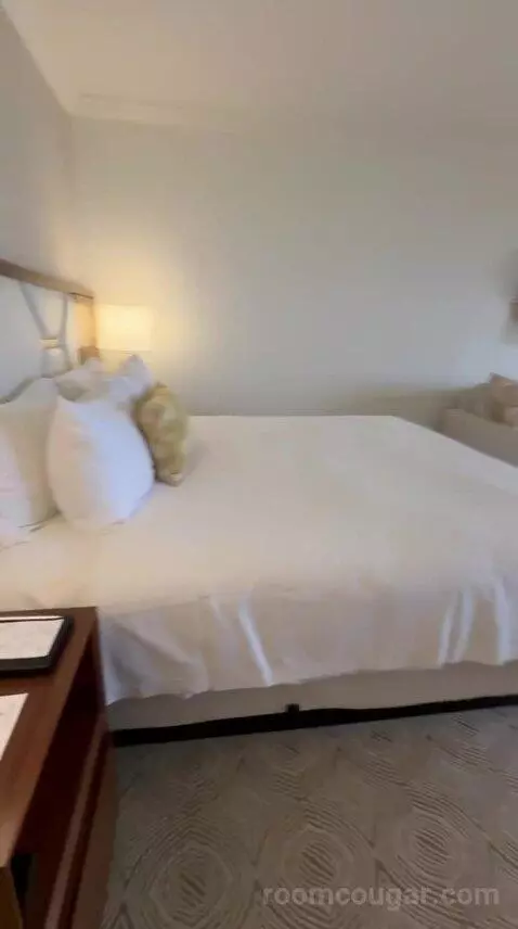 King Room with Ocean View (#2014) bed picture #1