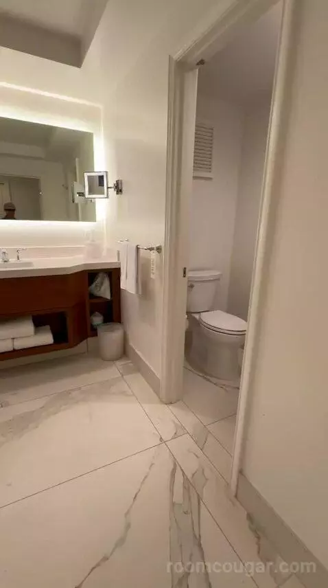 King Room with Ocean View (#2014) bathroom picture #3