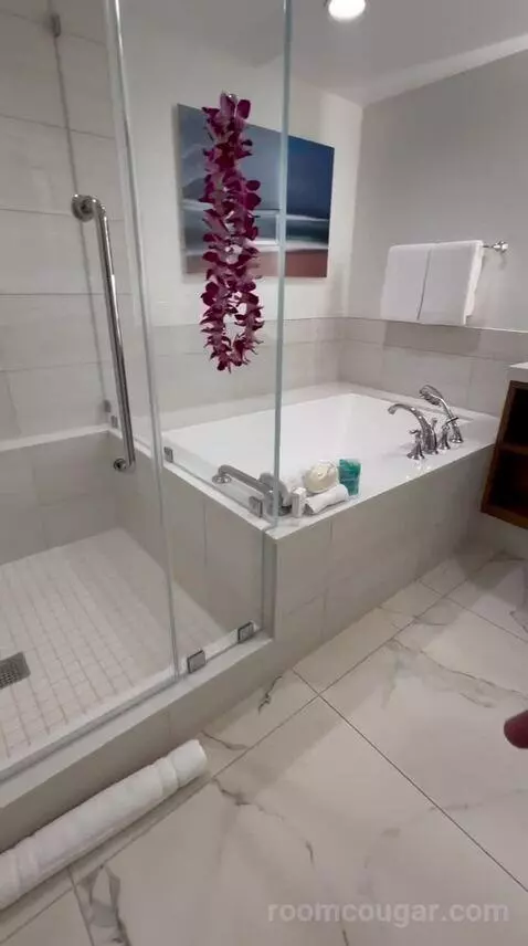 King Room with Ocean View (#2014) bathroom picture #7