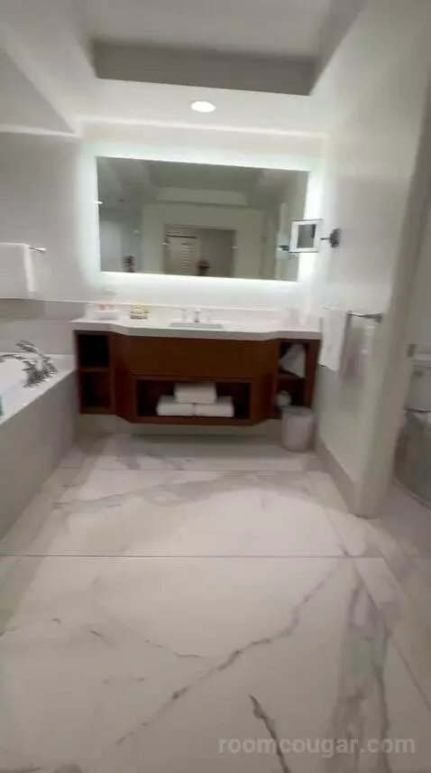 King Room with Ocean View (#2014) bathroom picture #11