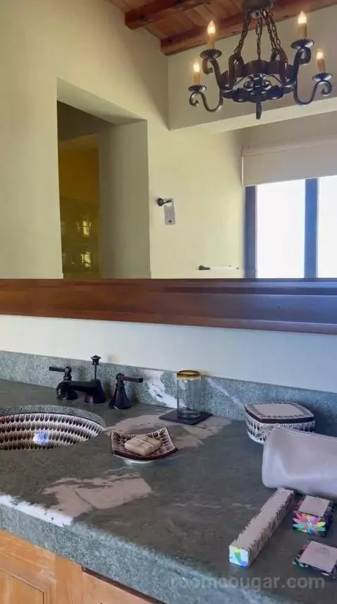 Dos Mares Junior Suite (#21) bathroom picture #8