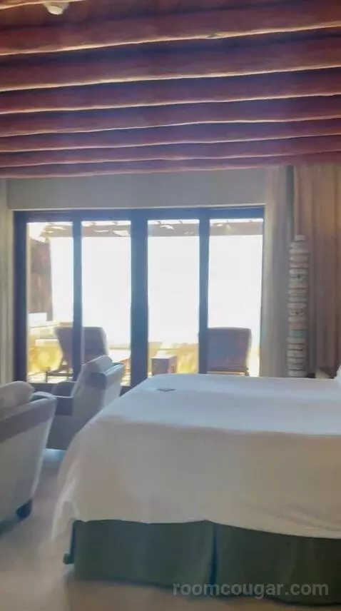 Dos Mares Junior Suite (#21) bed picture #7