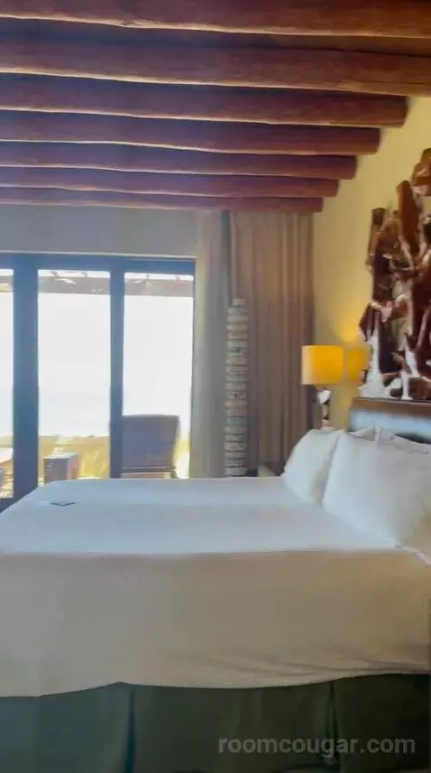 Dos Mares Junior Suite (#21) bed picture #9