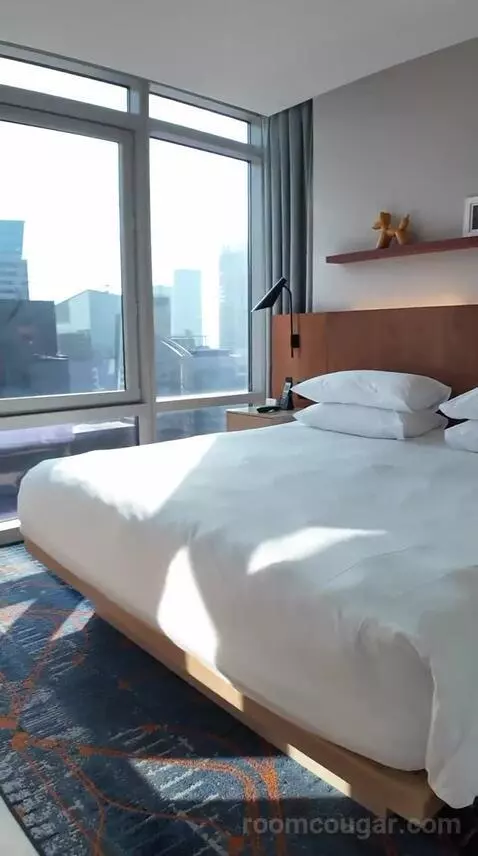 King Suite with Skyline View - High Floor (#4804) bed picture #8
