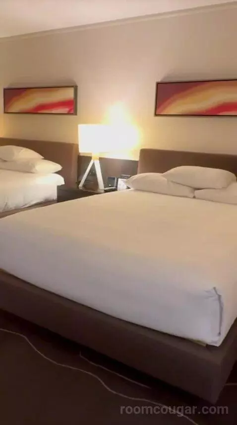 Queen Room with Two Queen Beds (#2216) bed picture #4