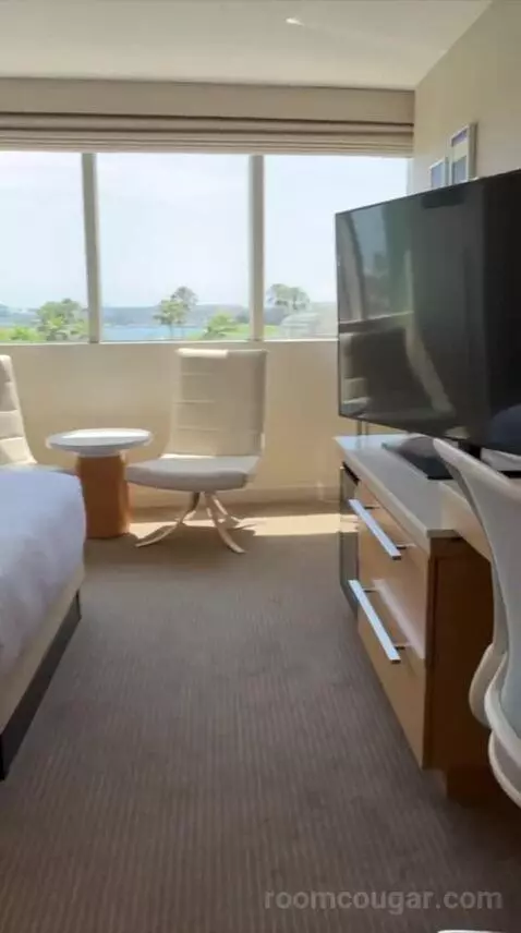 Double Room with Two Double Beds and Harbor View (#624) bed picture #4