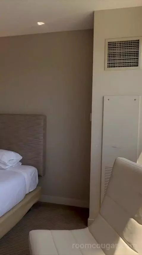 Double Room with Two Double Beds and Harbor View (#624) bed picture #7