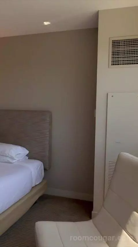 Double Room with Two Double Beds and Harbor View (#624) bed picture #8