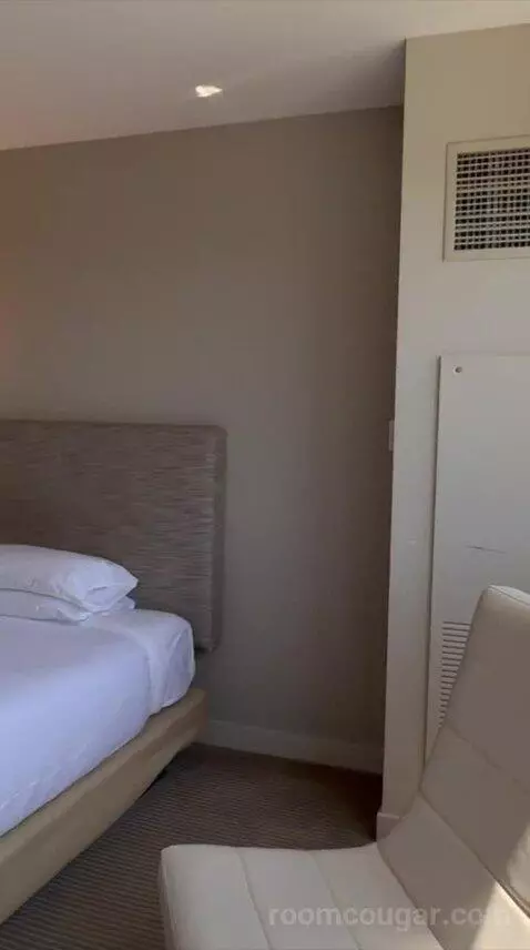 Double Room with Two Double Beds and Harbor View (#624) bed picture #9