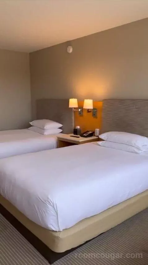 Double Room with Two Double Beds and Harbor View (#624) bed picture #10