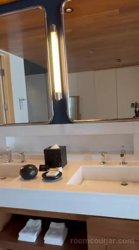 Thompson Suite with Ocean View (#510) bathroom picture #1