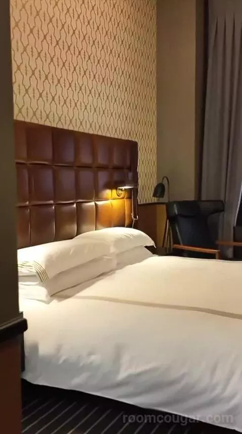 Premium King Room (#54) bed picture #6
