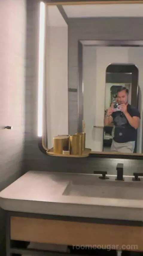 King Room (#615) bathroom picture #4