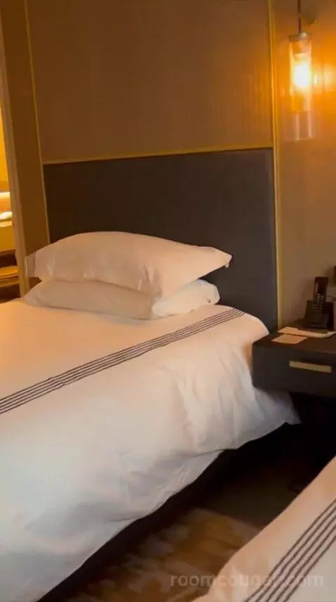 Double Room with Two Double Beds (#1722) bed picture #12