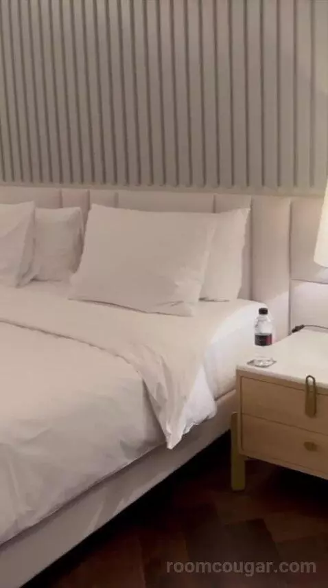 Grand King Suite with Acropolis View (#798) bed picture #5