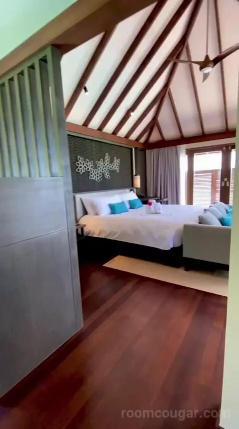Sunset Water Villa with Pool (#335) bed picture #3