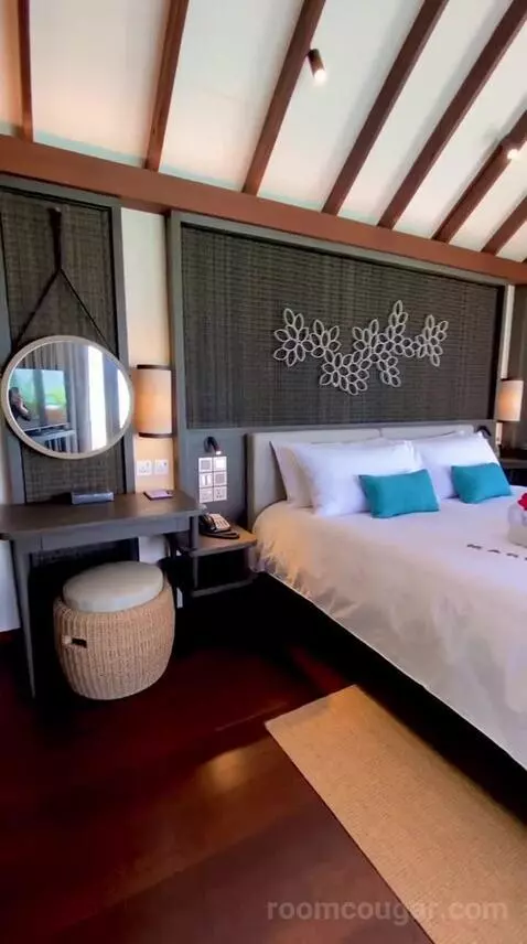Sunset Water Villa with Pool (#335) bed picture #4