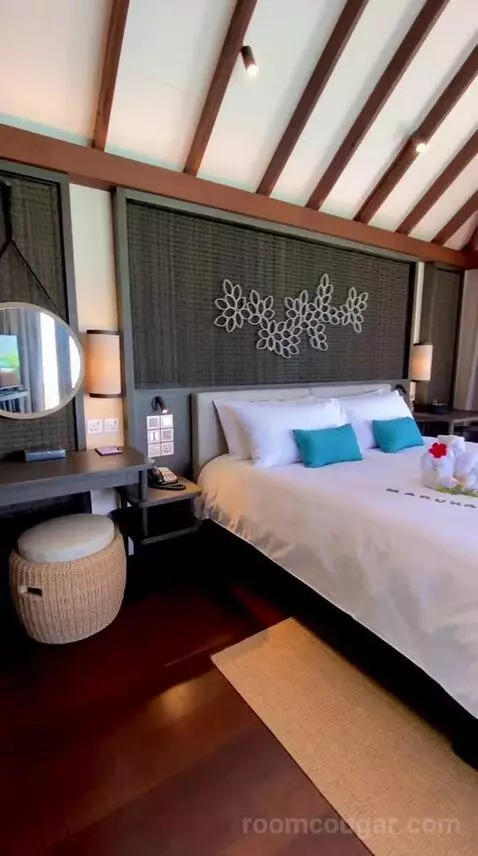 Sunset Water Villa with Pool (#335) bed picture #6
