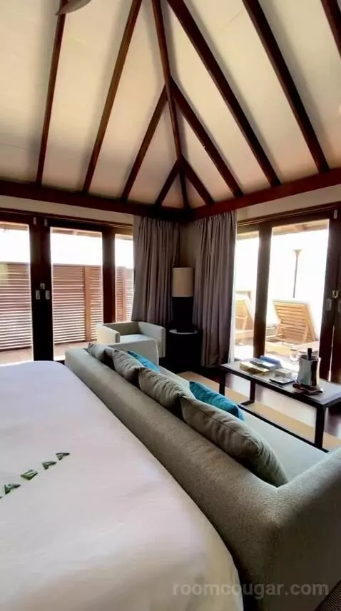Sunset Water Villa with Pool (#335) bed picture #12