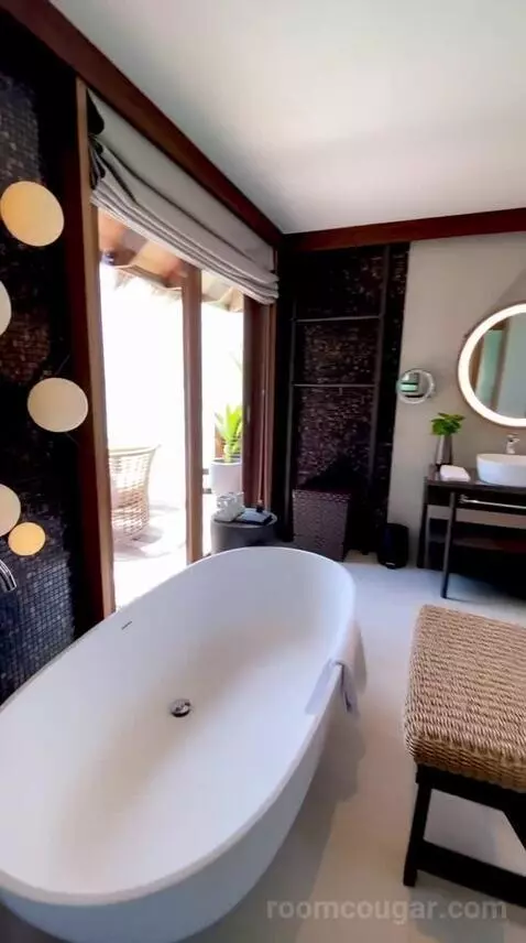 Sunset Water Villa with Pool (#335) bathroom picture #4