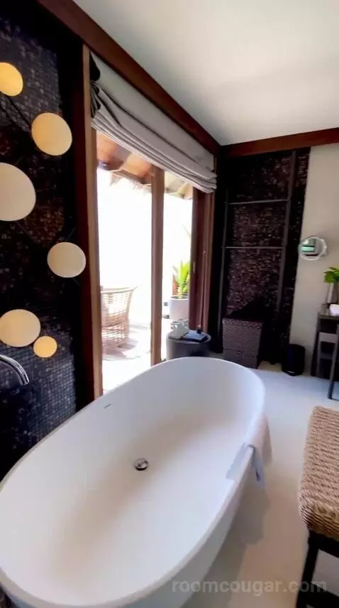 Sunset Water Villa with Pool (#335) bathroom picture #6