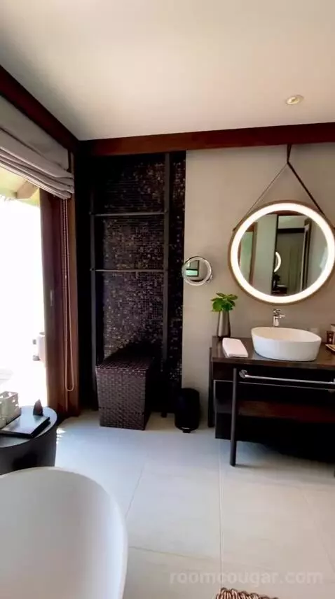 Sunset Water Villa with Pool (#335) bathroom picture #7
