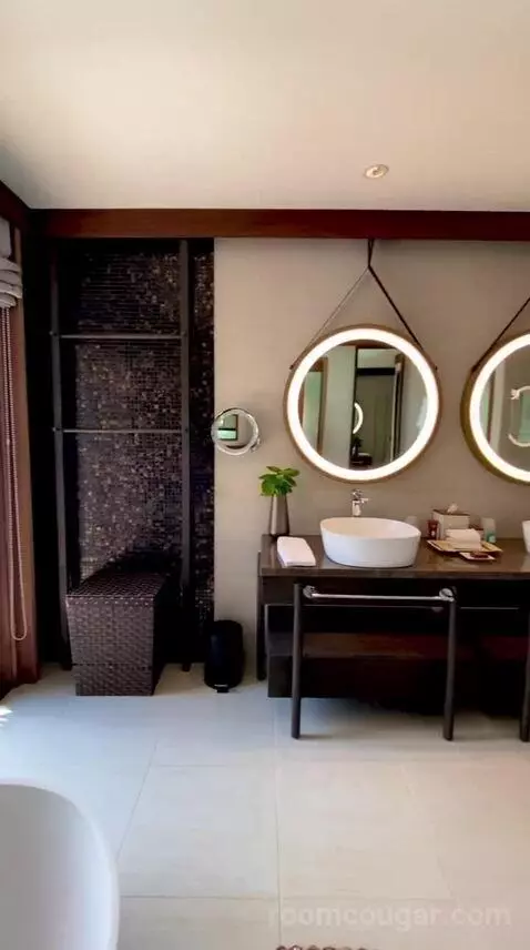 Sunset Water Villa with Pool (#335) bathroom picture #10
